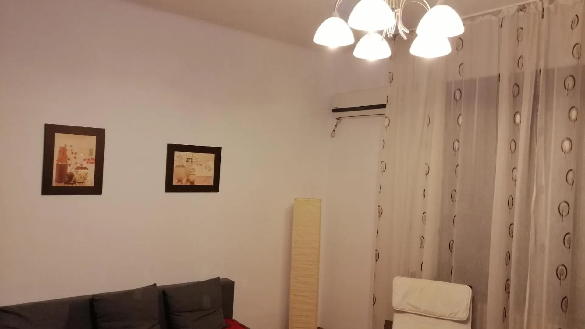 Apartament Athenee Palace Bucareste 0*,