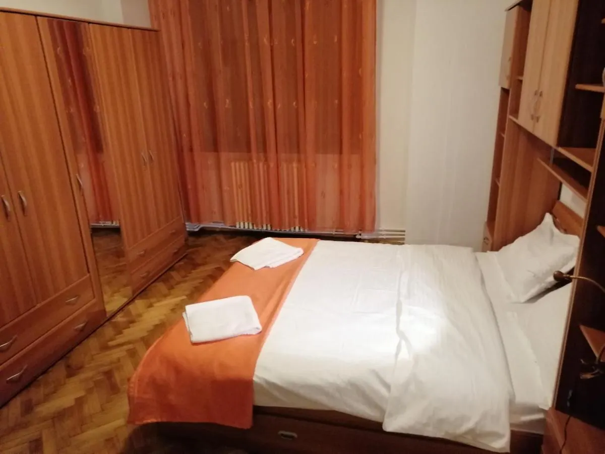 Apartament Athenee Palace Bucareste 0*,  Roménia